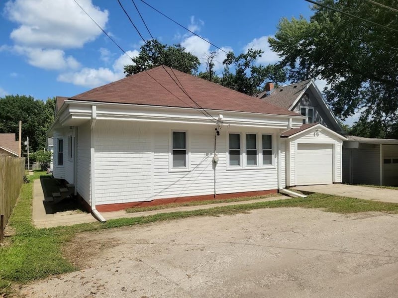 3020 Jules St, St Joseph, MO 64501
