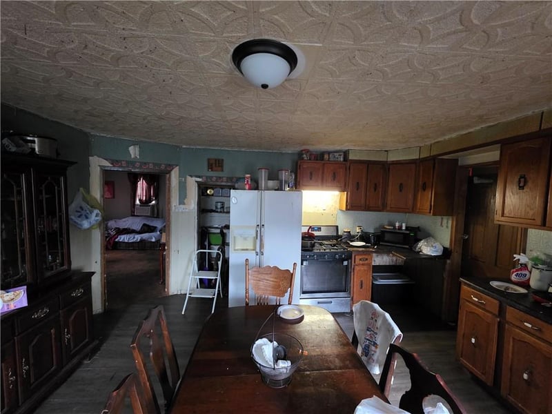 Thompson Ave, St Joseph, MO 64504