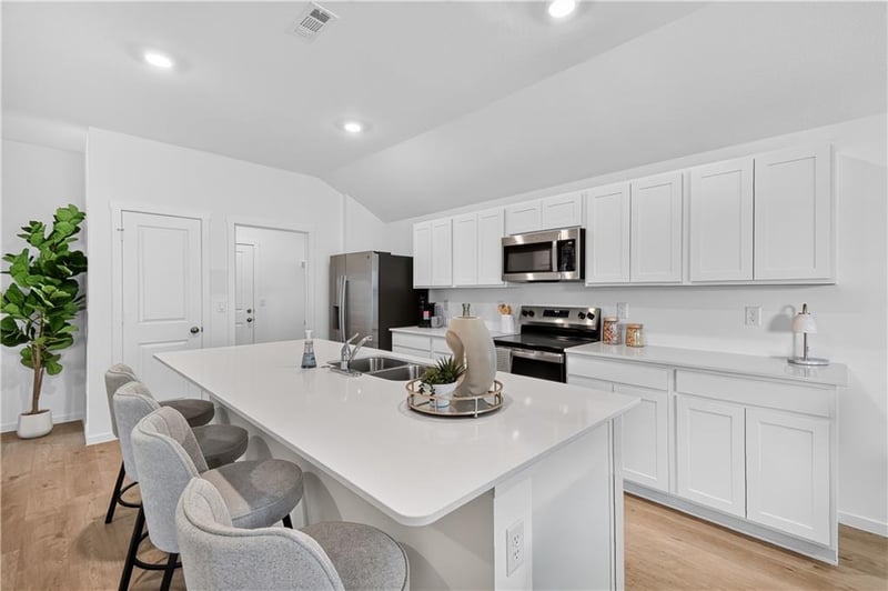 20363 W 195th St, Spring Hill, KS 66083