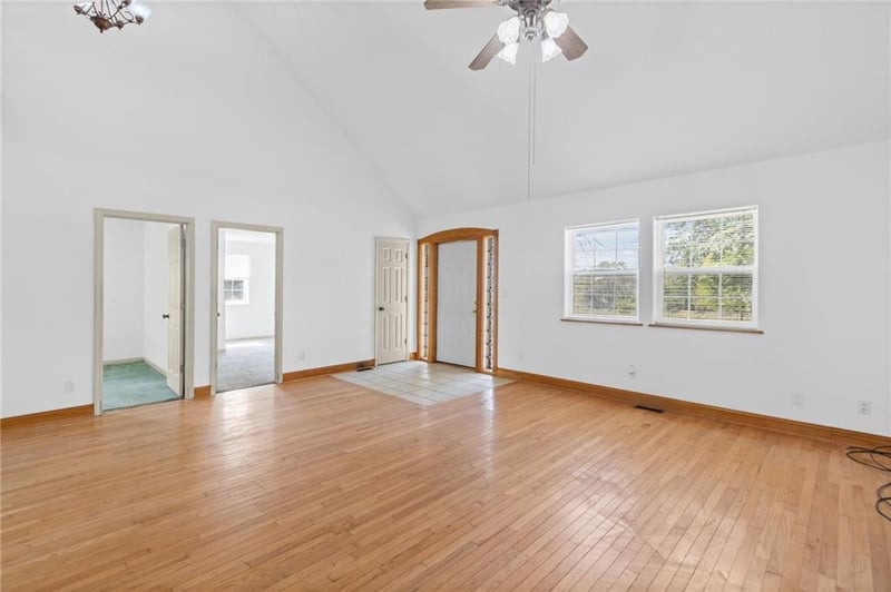 11991 Wood Oak Ave, Richmond, MO 64085