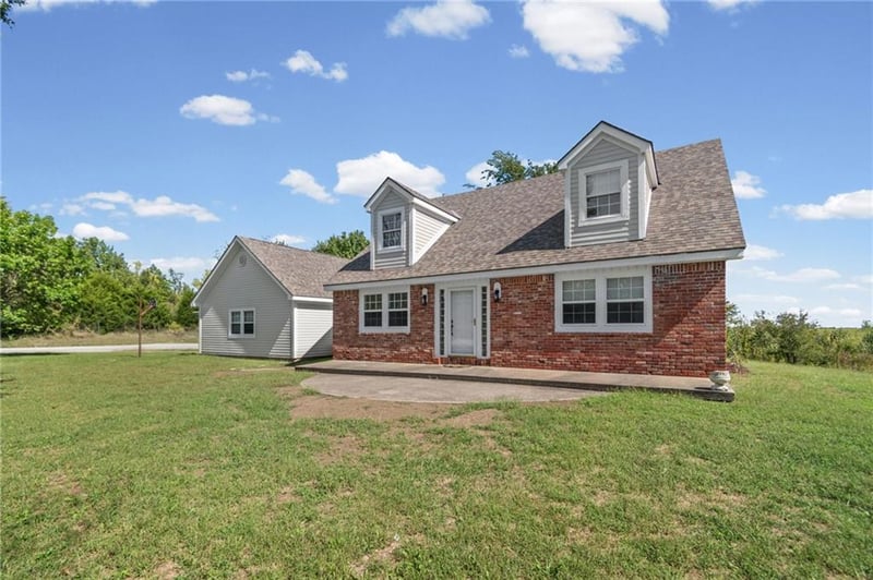 11991 Wood Oak Ave, Richmond, MO 64085