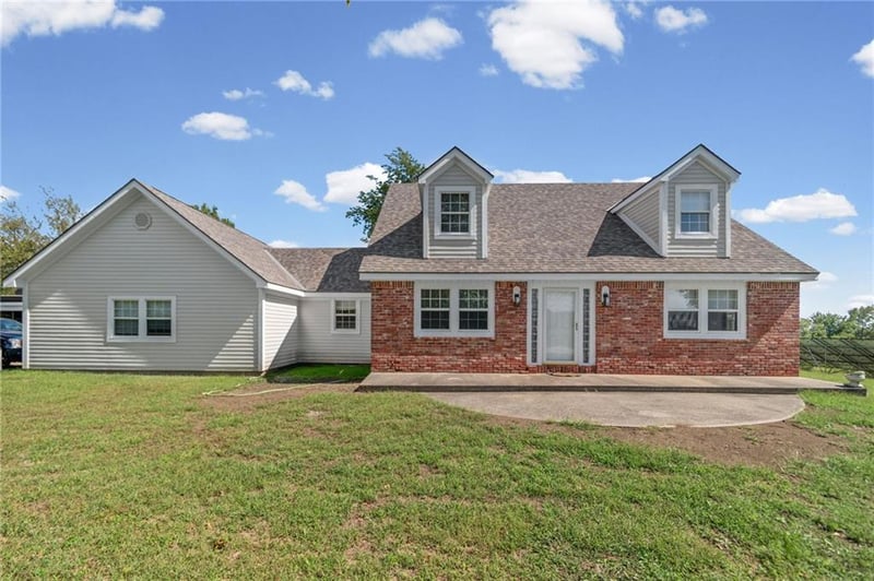 11991 Wood Oak Ave, Richmond, MO 64085