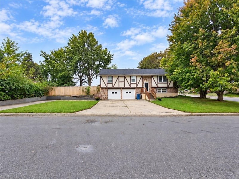 506 W Mcdowell St, Odessa, MO 64076