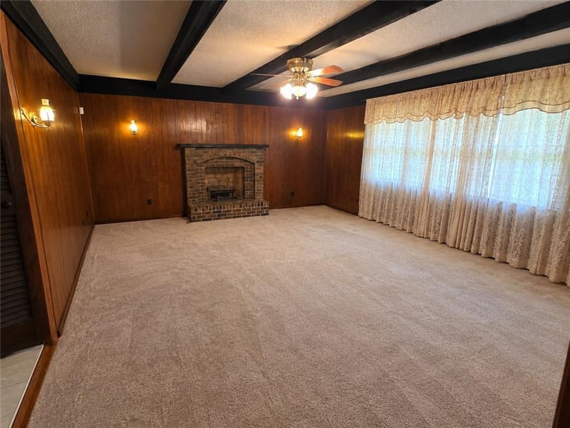 5836 E E 99th St, Kansas City, MO 64134