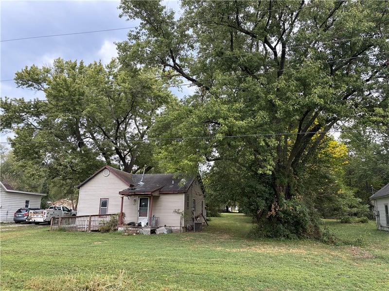 713 E Jefferson St, Clinton, MO 64788