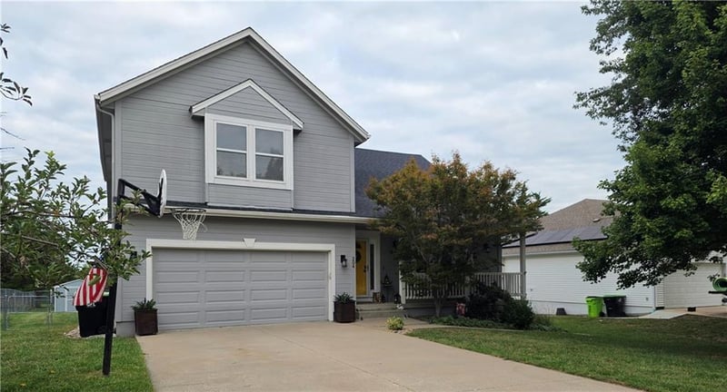 204 Amy St, Harrisonville, MO 64701