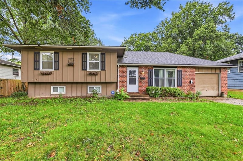 9924 Flora Ave, Kansas City, MO 64131