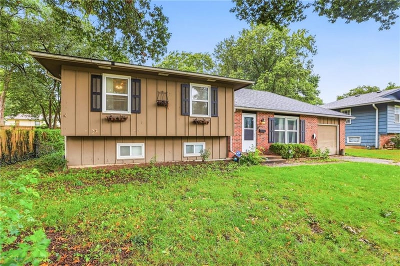 9924 Flora Ave, Kansas City, MO 64131