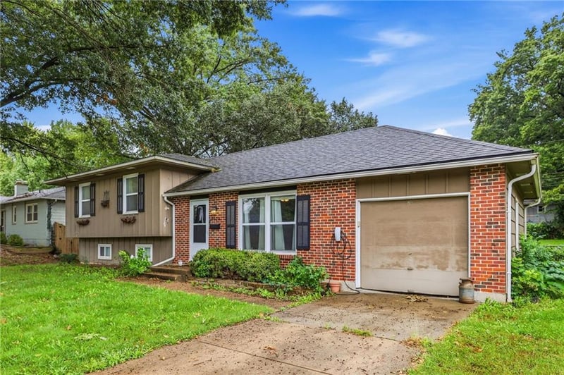 9924 Flora Ave, Kansas City, MO 64131