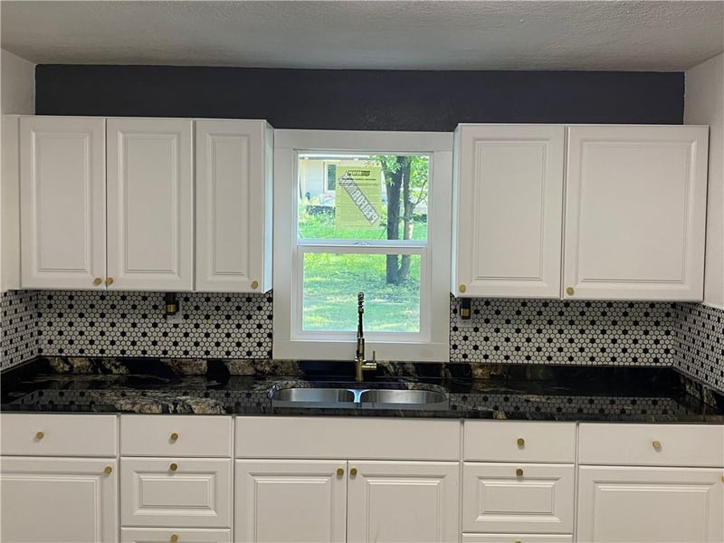 1229 S Crisp St, Independence, MO 64052