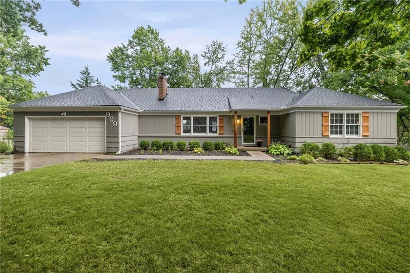 909 W 96th Ter, Kansas City, MO 64114