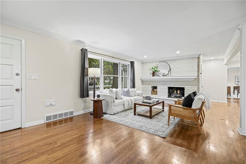 909 W 96th Ter, Kansas City, MO 64114