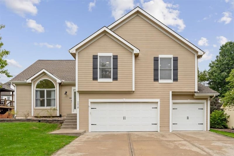 7418 N Sycamore Ave, Kansas City, MO 64158