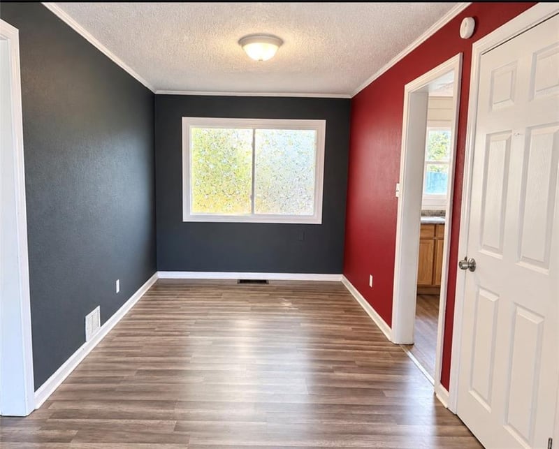 1143 E 65th St, Kansas City, MO 64131