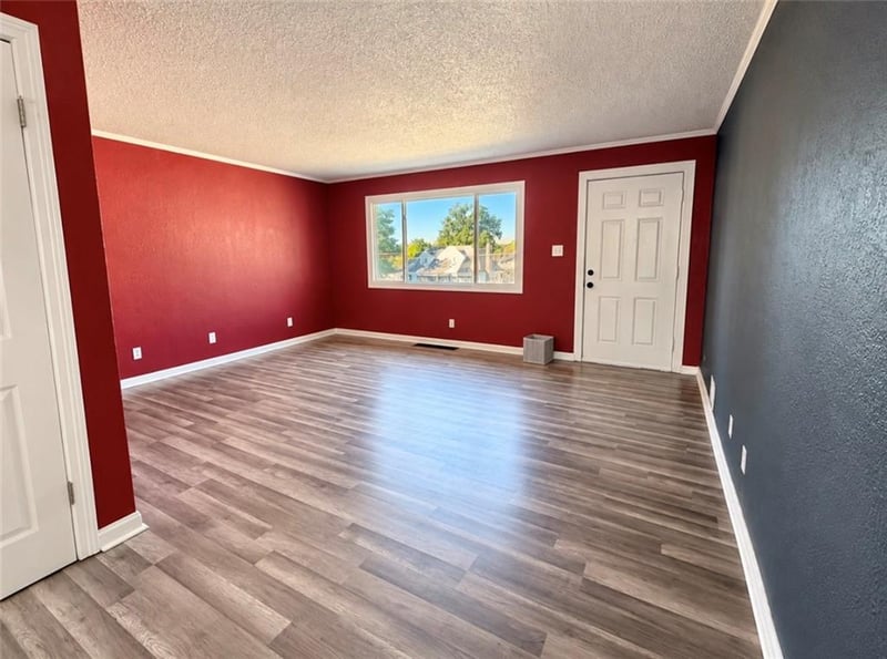 1143 E 65th St, Kansas City, MO 64131