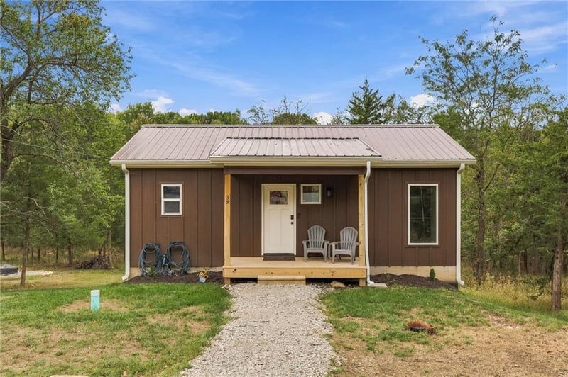 38 S Lakeside Cir, Linn Valley, KS 66040