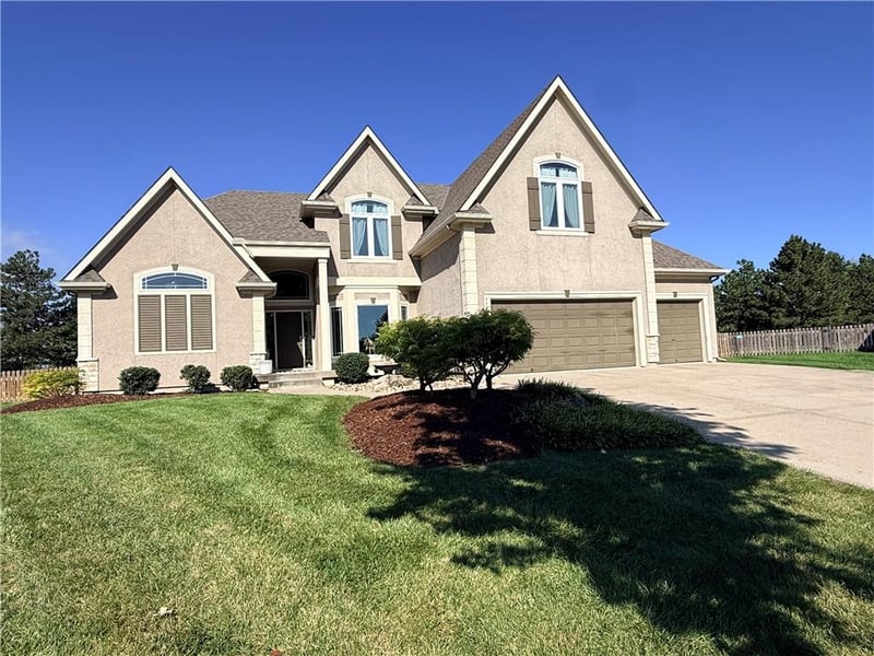 9520 N Askew Ave, Kansas City, MO 64156