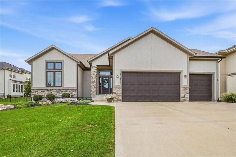 9141 Carbondale St. Carbondale St, Lenexa, KS 66227