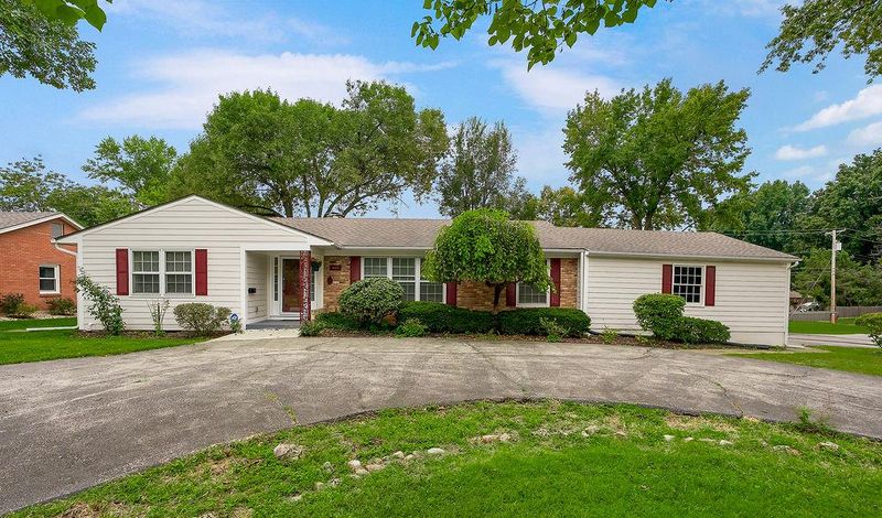 305 NW Obrien Rd, Lee's Summit, MO 64063