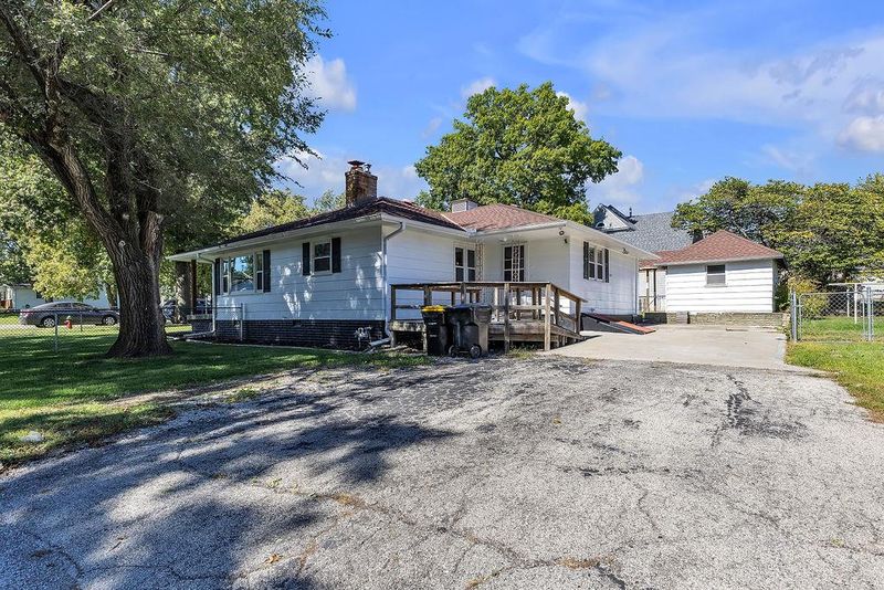 207 S 5th St, Savannah, MO 64485