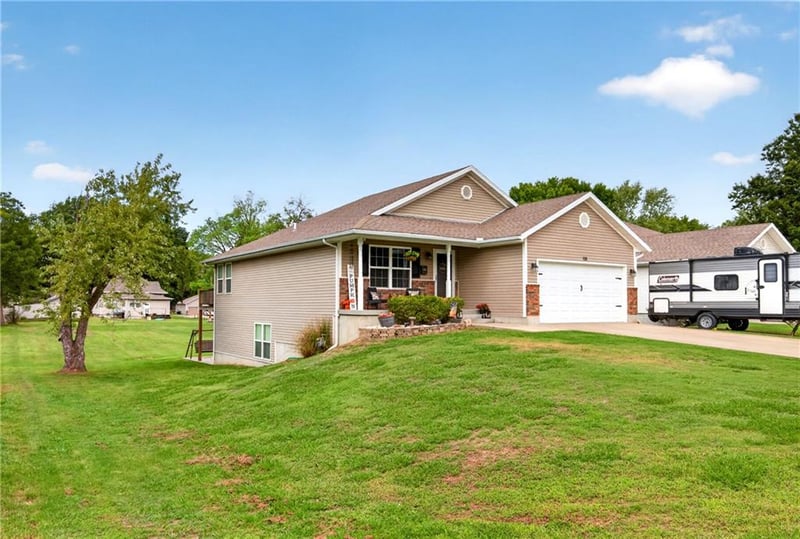 108 S Wright St, Frontenac, KS 66763