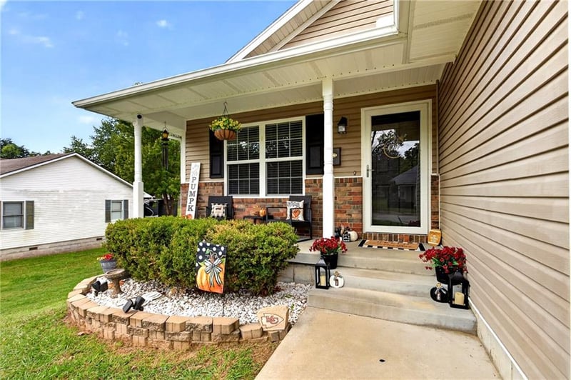 108 S Wright St, Frontenac, KS 66763