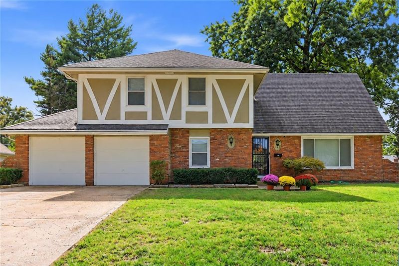 12408 Monroe Ave, Grandview, MO 64030