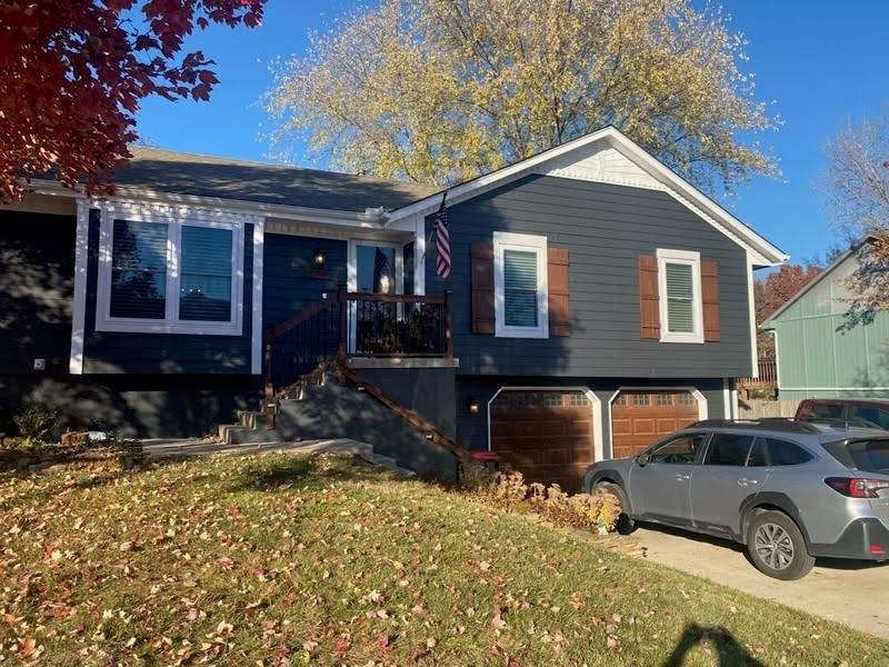 1708 Brent Ln, Greenwood, MO 64034