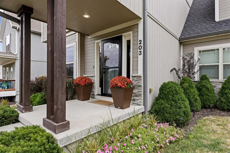 203 N Franklin St, Raymore, MO 64083