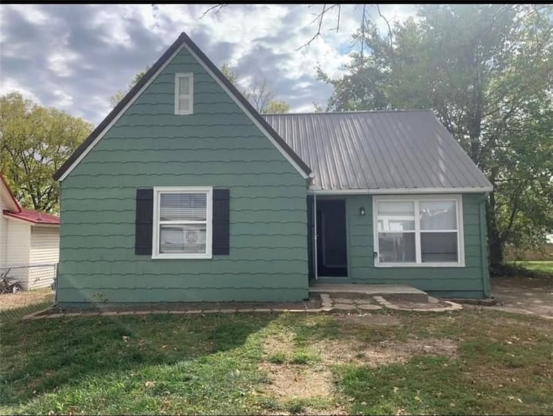 114 E Cass St, Drexel, MO 64742