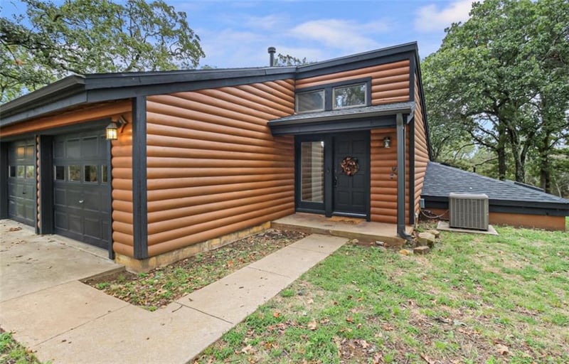 1104 Meadow Rd, Cherryvale, KS 67335