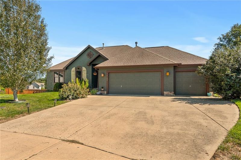 15107 W 154th Ter, Olathe, KS 66062
