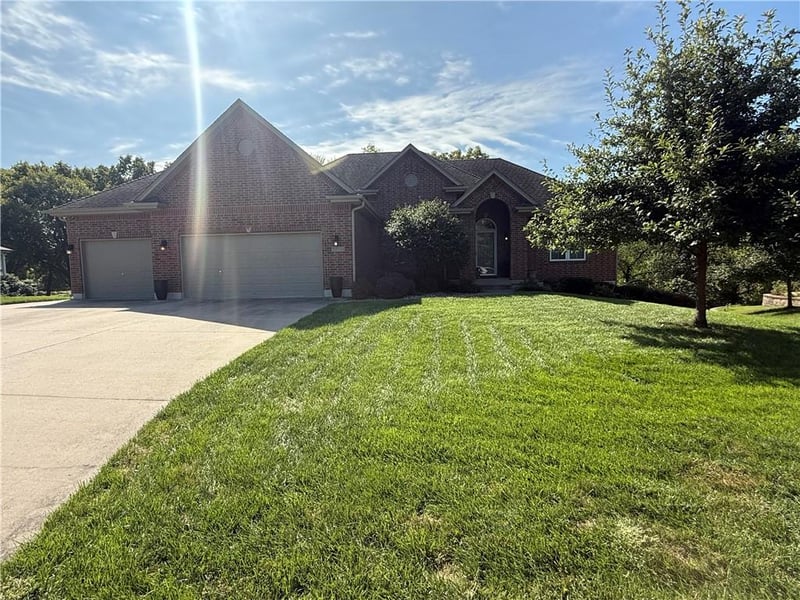1714 SW 24th St, Blue Springs, MO 64015