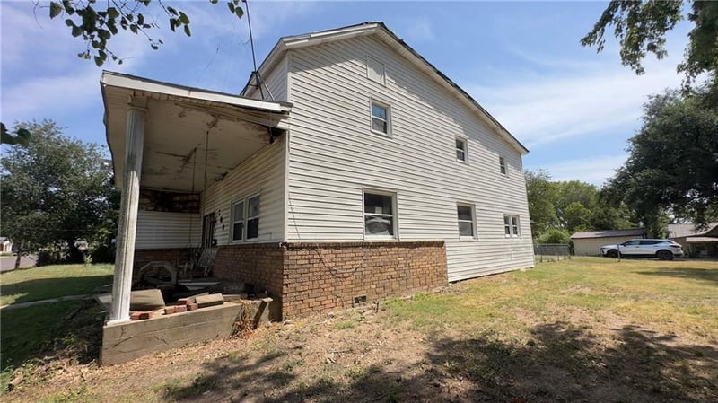 203 County Rd, Monett, MO 65708
