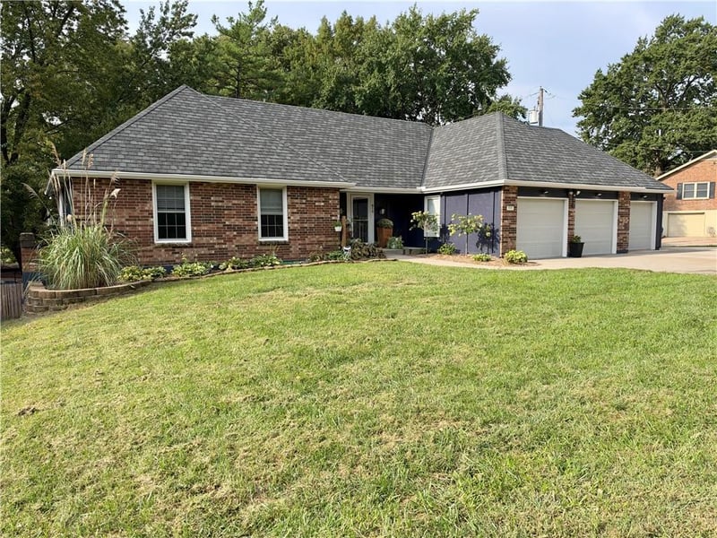 615 Nashua Rd, Liberty, MO 64068