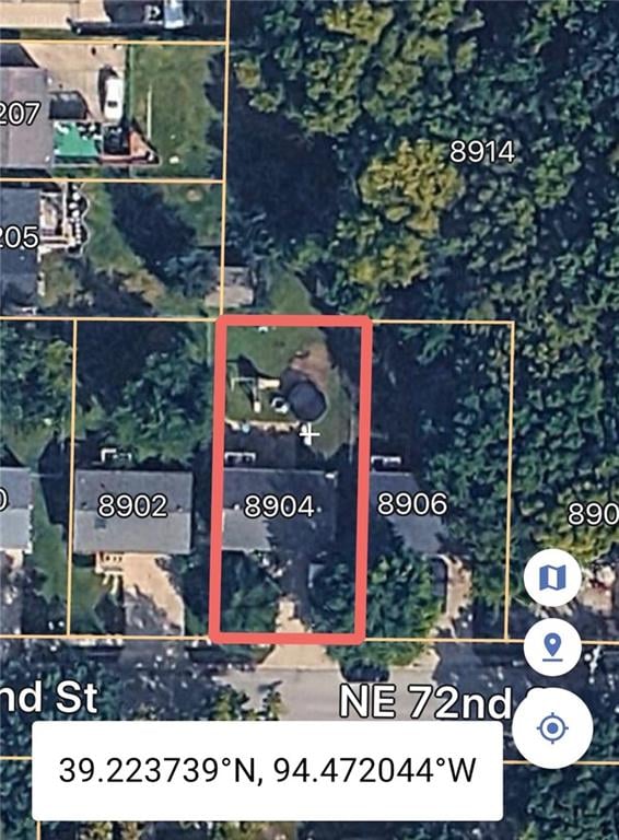 8904 NE 72nd St, Kansas City, MO 64158