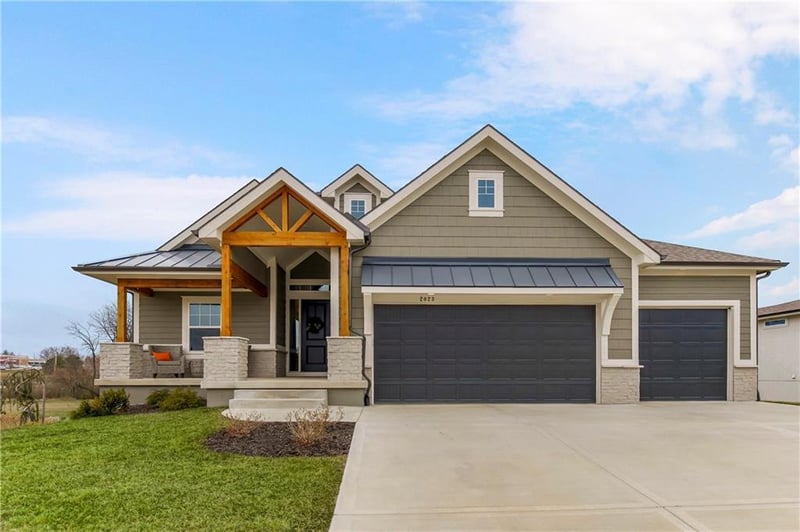 2023 SW Hook Farm Dr, Lee's Summit, MO 64082