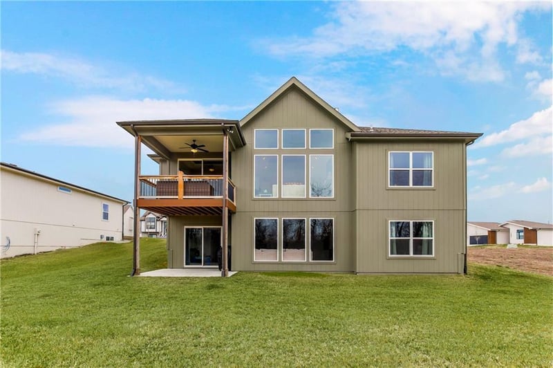 2023 SW Hook Farm Dr, Lee's Summit, MO 64082