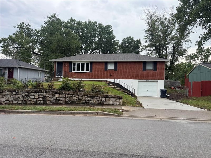 4005 52nd St, Riverside, MO 64150