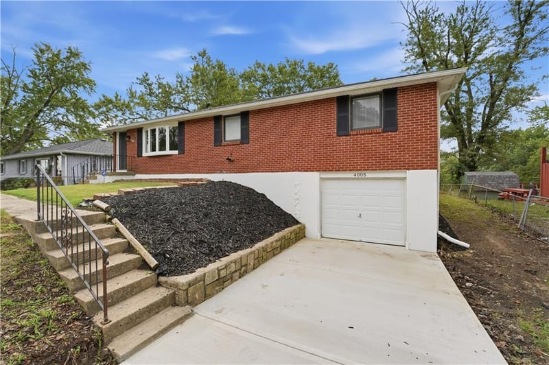 4005 NW 52nd St, Riverside, MO 64150