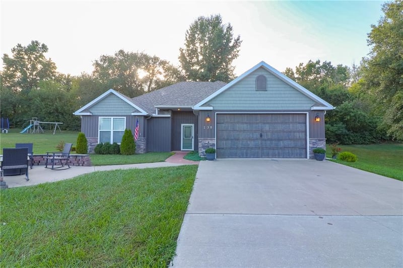 238 141st Rd SE, Warrensburg, MO 64093