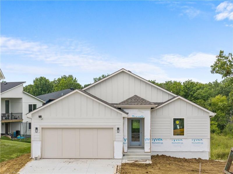 2002 SE Oak Ridge Dr, Oak Grove, MO 64075