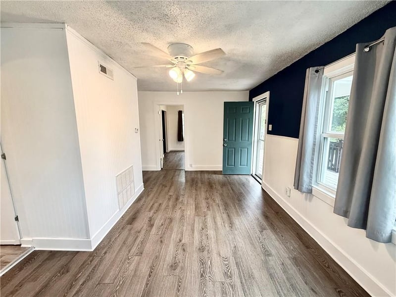 814 E 2nd St, Maryville, MO 64468