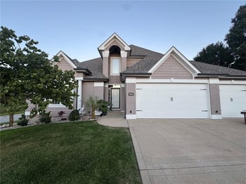 10429 N Lawn Ave, Kansas City, MO 64156