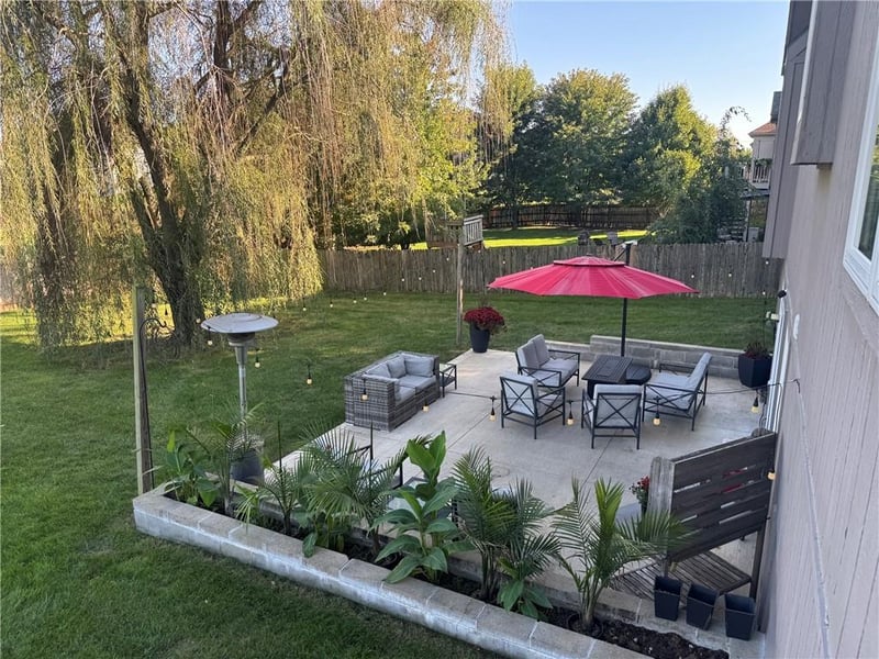 10429 N Lawn Ave, Kansas City, MO 64156