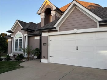 10429 N Lawn Ave, Kansas City, MO 64156