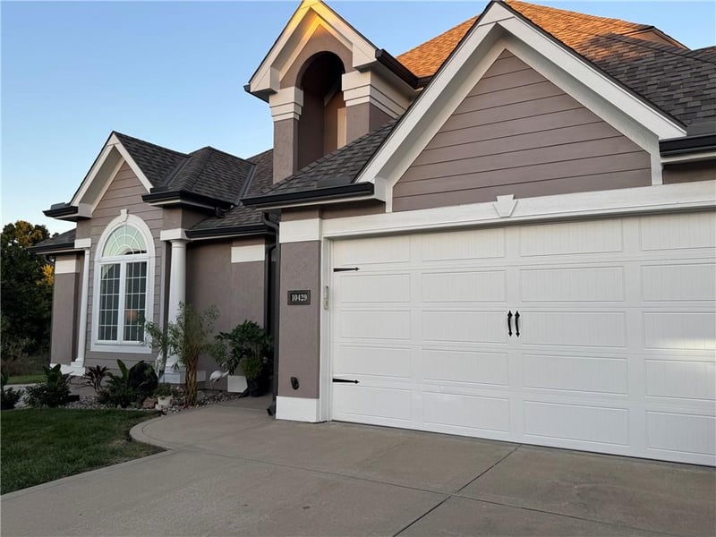 10429 N Lawn Ave, Kansas City, MO 64156