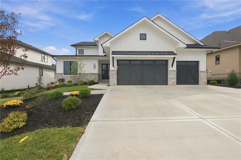 17609 Knox St, Overland Park, KS 66221