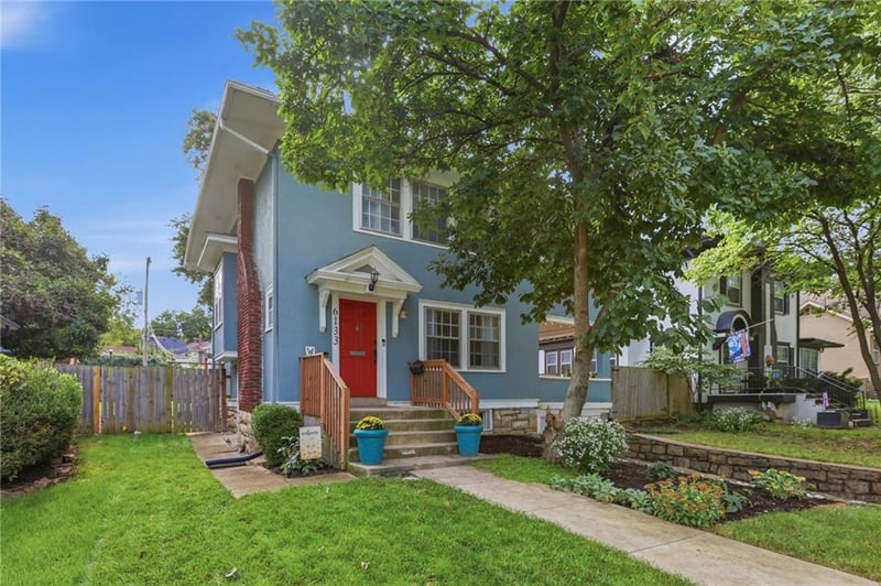 6133 Brookside Blvd, Kansas City, MO 64113
