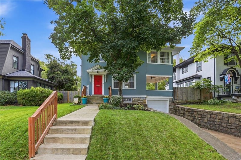 6133 Brookside Blvd, Kansas City, MO 64113